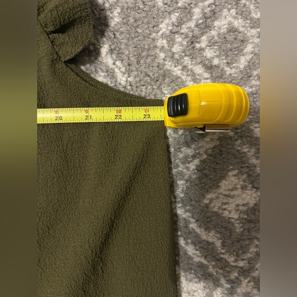 Olive Green Ruffle Sleeve Women's Top size 3XL (S128) - Picture 8 of 9